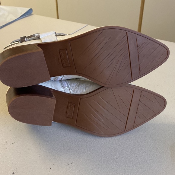 Carlos Santana Marlene white leather boots Sz 10 women’s - Picture 7 of 7